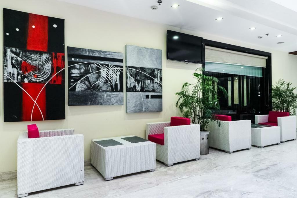 La Silver Leaf Otel Nawāshahr Dış mekan fotoğraf