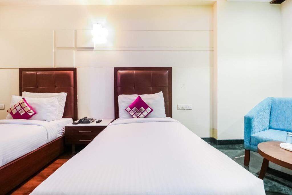 La Silver Leaf Otel Nawāshahr Dış mekan fotoğraf