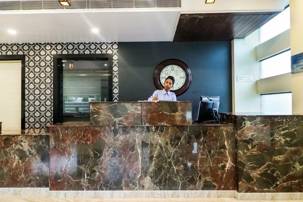 La Silver Leaf Otel Nawāshahr Dış mekan fotoğraf