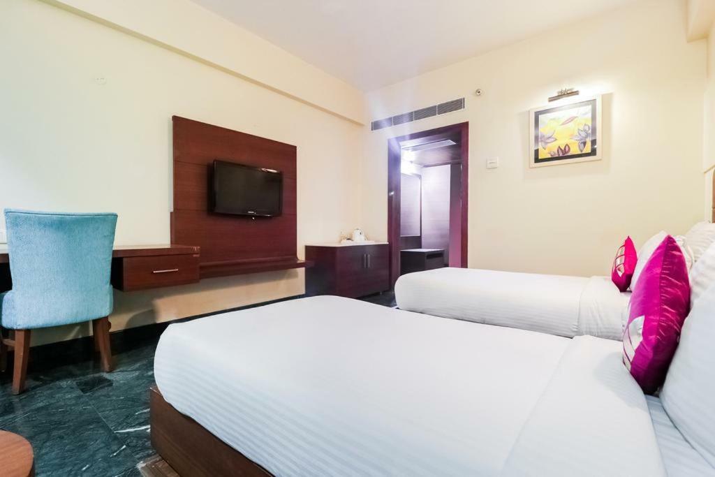 La Silver Leaf Otel Nawāshahr Dış mekan fotoğraf